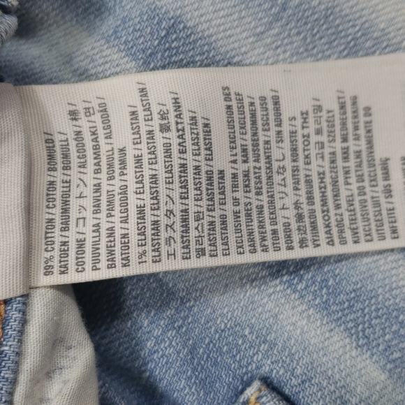 🎀🎀 2 pairs of Hollister jean shorts - Picture 11 of 12